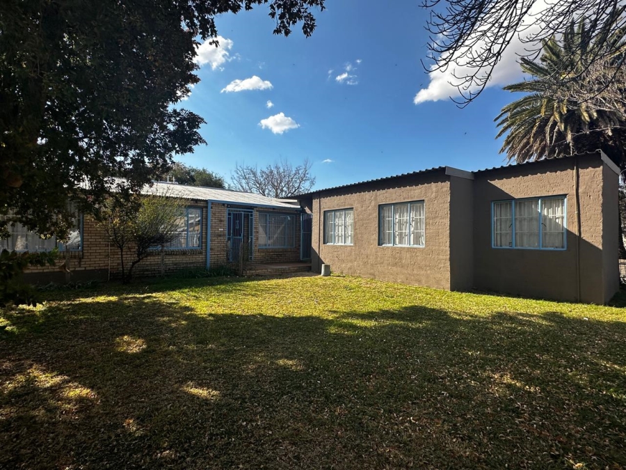 9 Bedroom Property for Sale in Brandwag Free State